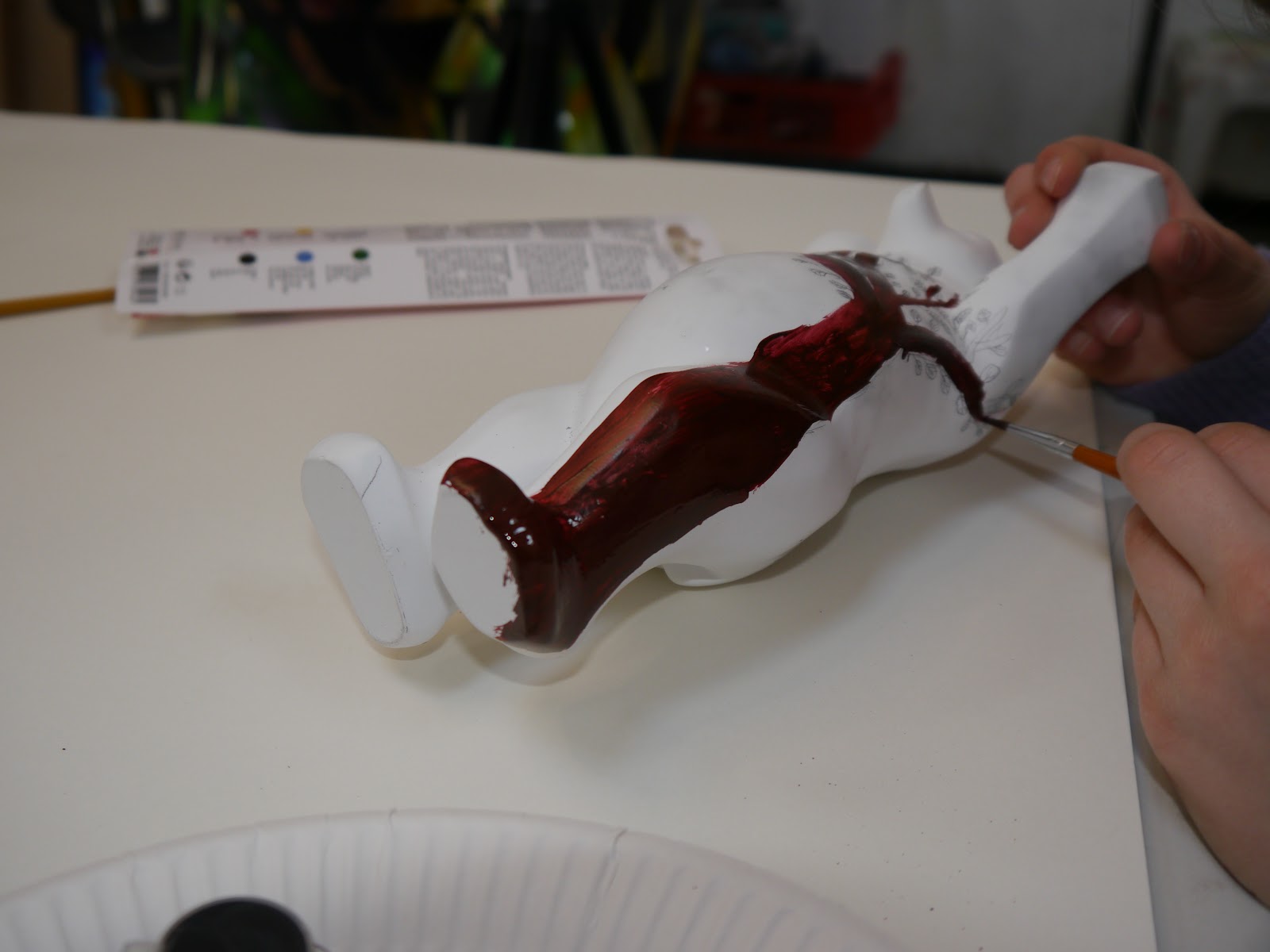 Bären bemalen Schritt 3: Buddy Bär mit Acrylfarben bemalen